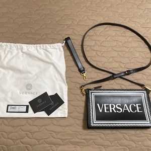 Versace Pochette Vitello St. Logo 90’ Crossbody/Clutch